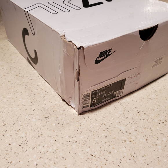 🆕️ Nike Air Max 270 React - Picture 12 of 13